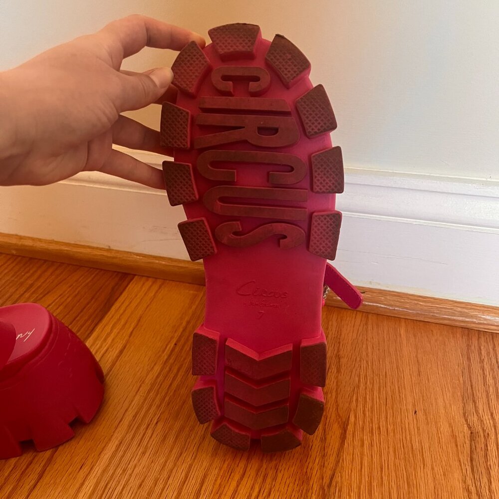 Alyson Lug Sole Fisherman Sandals - Picture 5 of 5